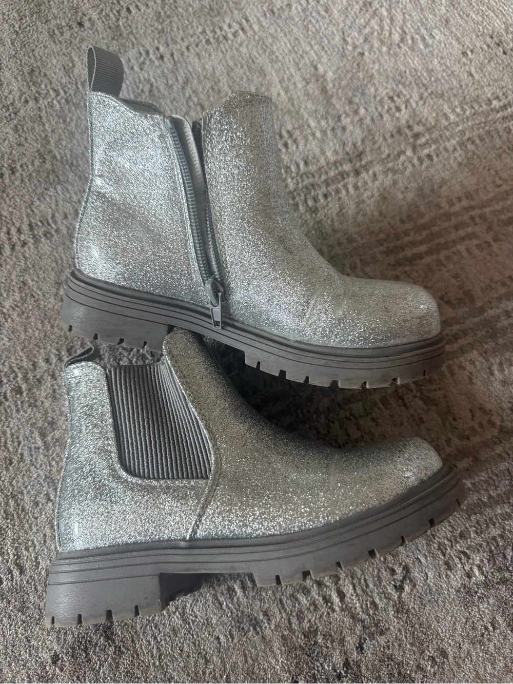 Cat & Jack Girls' Silver Glitter Chelsea Boots